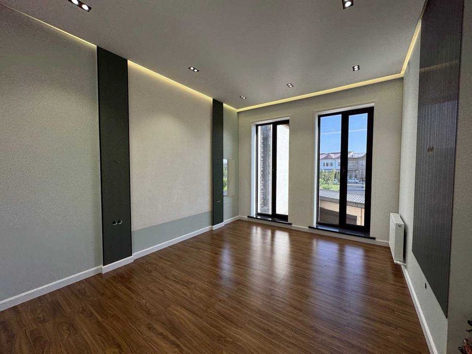 ПРОДАЁТСЯ ДОМ
Юнусабад махалля Хасанбой
Ориентир: Ёшлик спорт комплекс