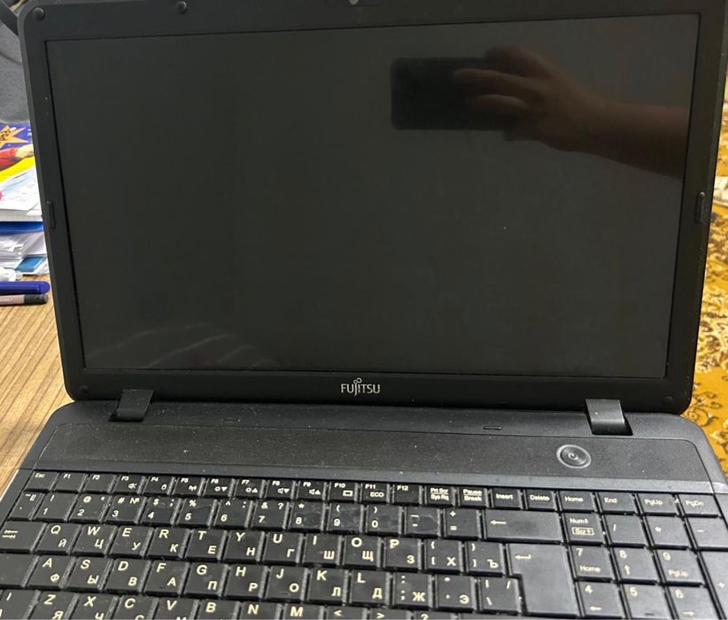 Рабочий ноутбук Fujitsu
