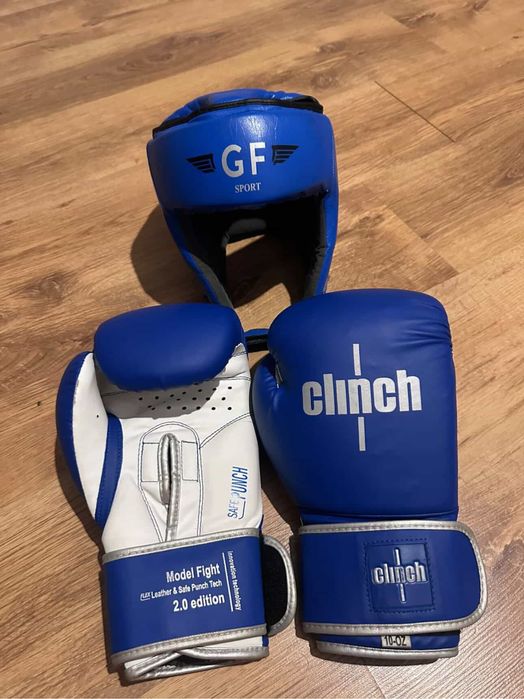 Перчатки и шлем за все 10000тг