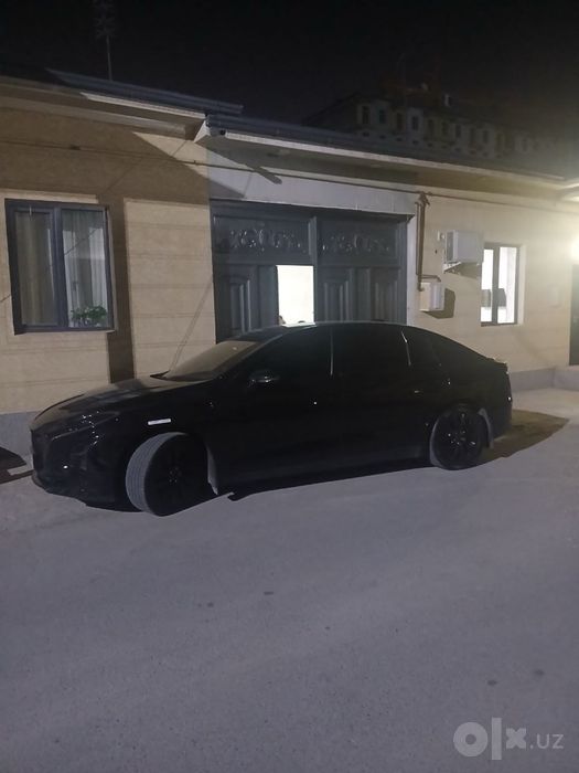 Hongqi 450 тали сотилади