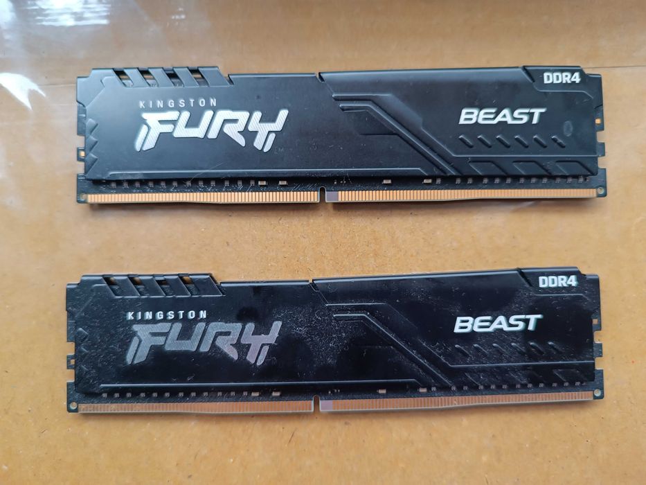Vand 2x Kingston Fury Beast 32GB DDR4 3200MHz CL16 Dual Rank (2Rx8)