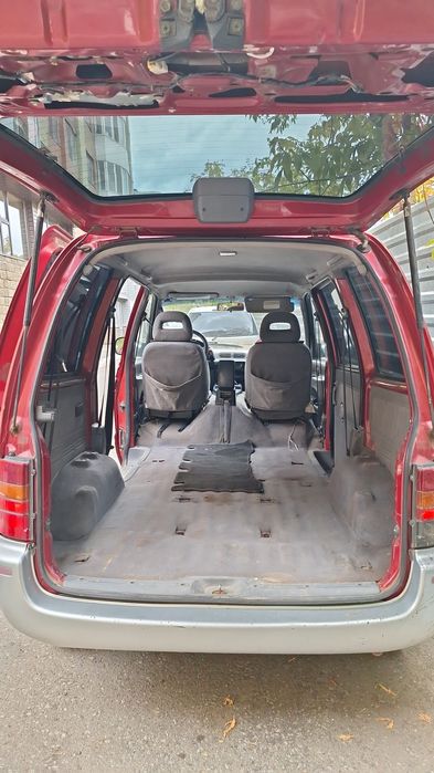 Продам Ниссан Серена