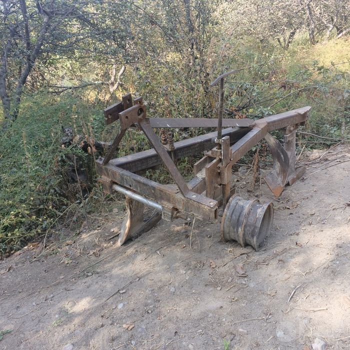 Traktor sotiladi ishlab yurgan traktorni dakmenti yoq ballonlari yaxsh