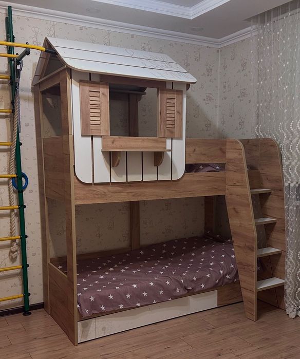 Двухъярусная кровать