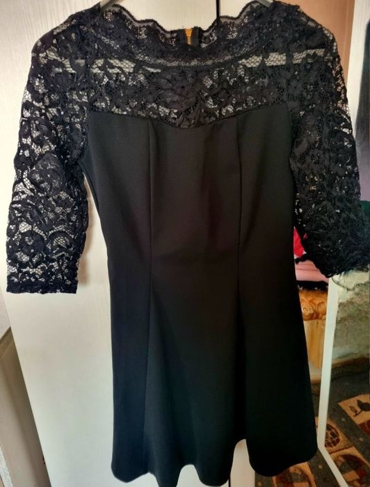 Две къси рокли 25 евро