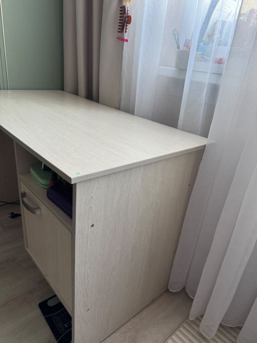 Продам рабочий стол 120 на 60 см