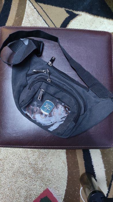 Borseta cu patru încăperi,  preț 25 lei