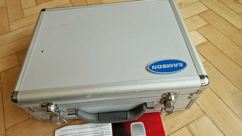 Микрофон-SAMSON с метална кутия