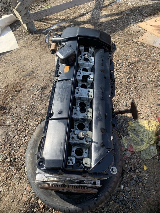 Продам двигатель и коробку на бмв х5 е53