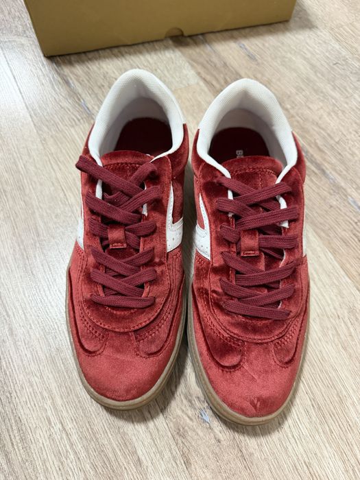 Маратонки Bershka 37