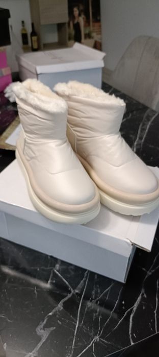 Ghete noi - mărimea 37