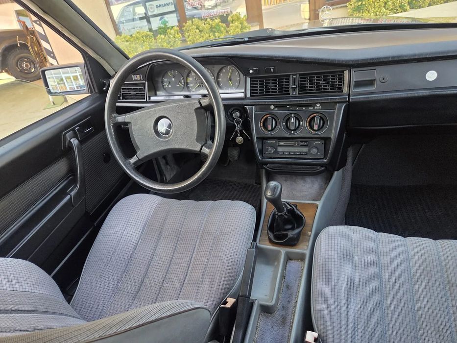 Mercedes-Benz 190 1986 diesel, 4.798 € — imagine 3