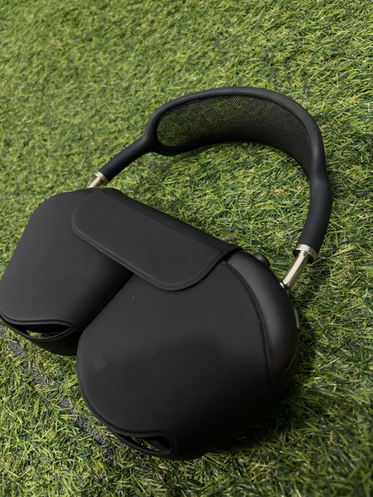 AirPods Max lux.