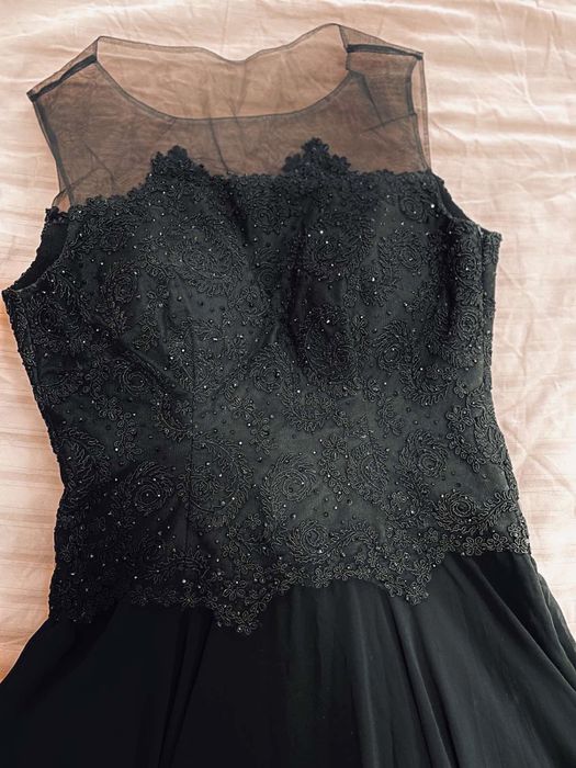 Елегантна рокля за бал