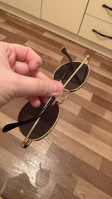 Продаю новые летние очки с чехлом