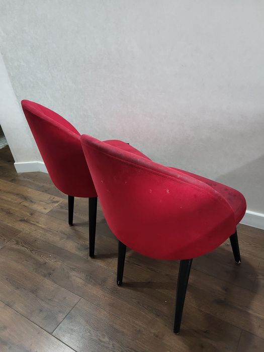 Стол со стульями