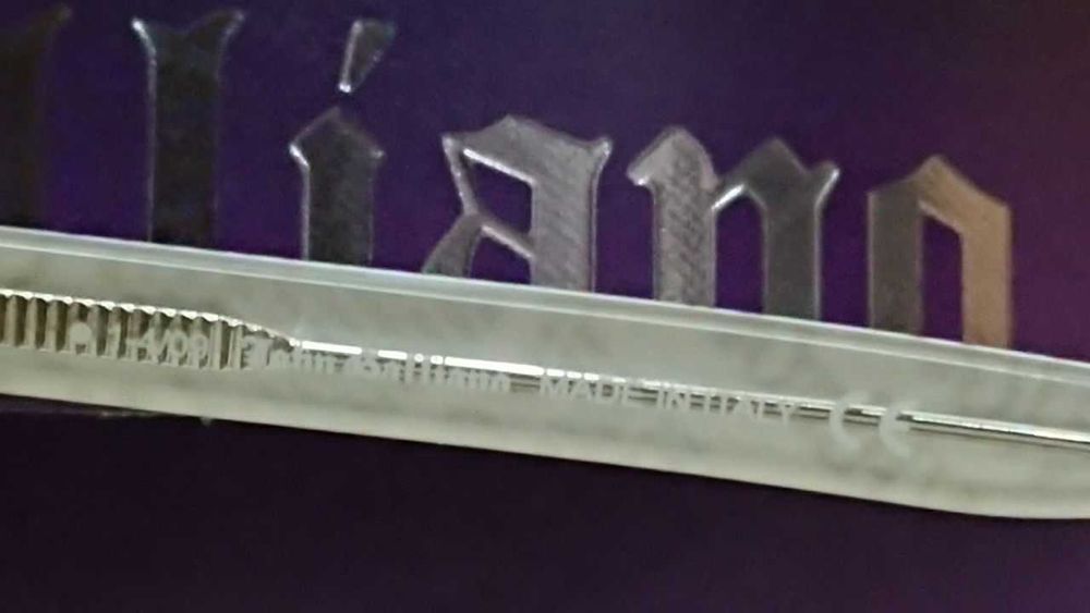 Продавам слънчеви очила