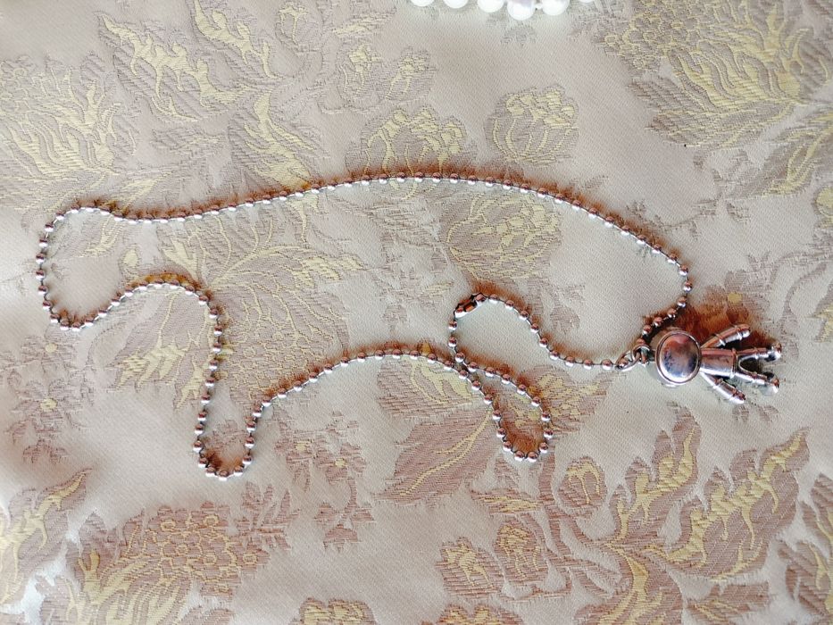 Lot 9 coliere / accesorii de damă diverse – Stiluri variate (perle, mărgele colorate, pandantive)