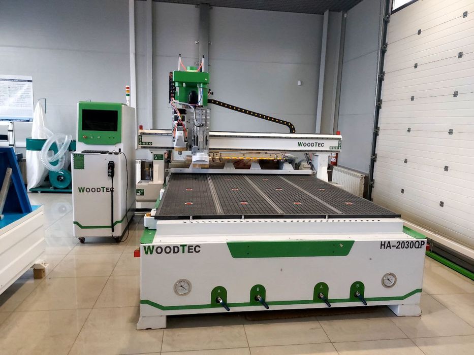 Фрезерно-гравировальный станок с ЧПУ WoodTec HA 2030 QP