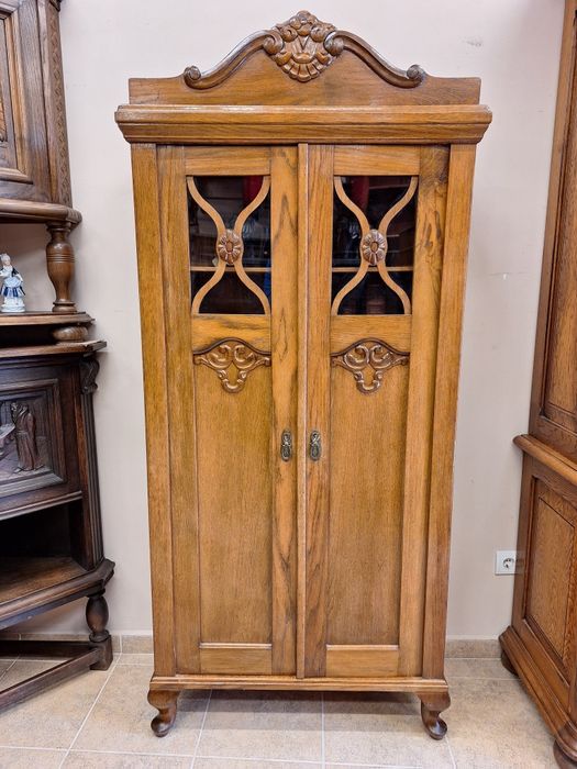 Античен шкаф - витрина