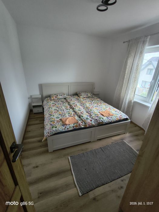 Dau in chirie,perioada 3-5 zile,casa,cu 4 dormitoare ,living,bucătărie,2 bai ,2 parcari.zona Carting-Sörpatika.g