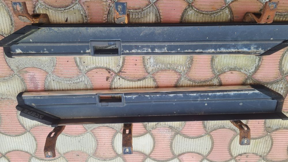 Vând Praguri ornamentale Pajero