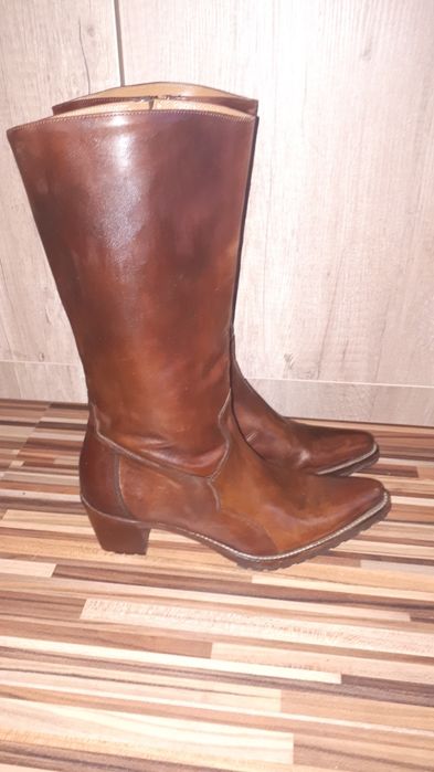 Ghete maro din piele