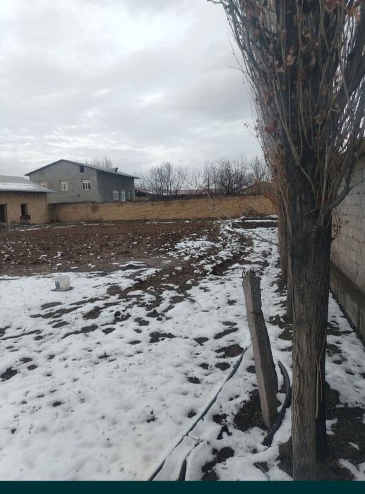 yer sotiladi 4 sotigi bolinip