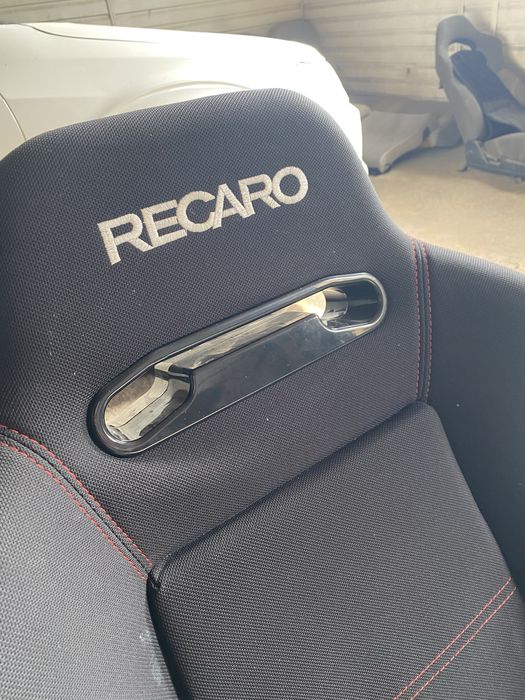 Спортивное сиденье Recaro
