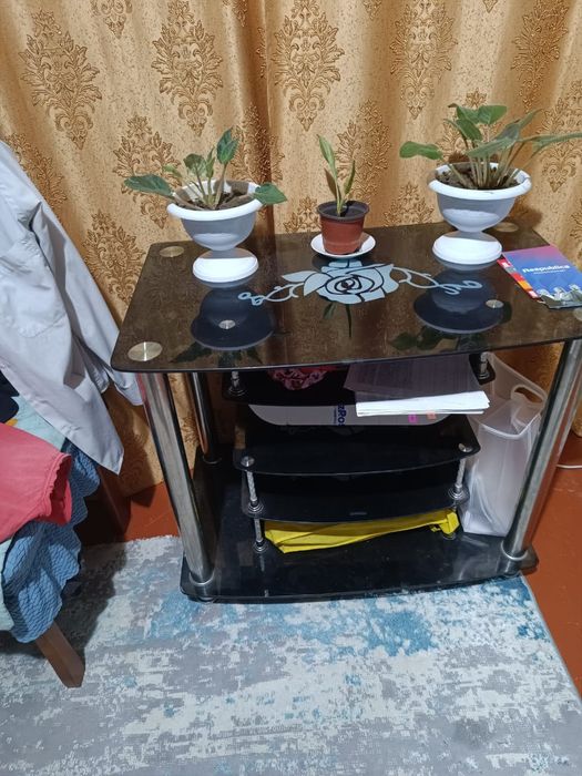 Стол со стульями