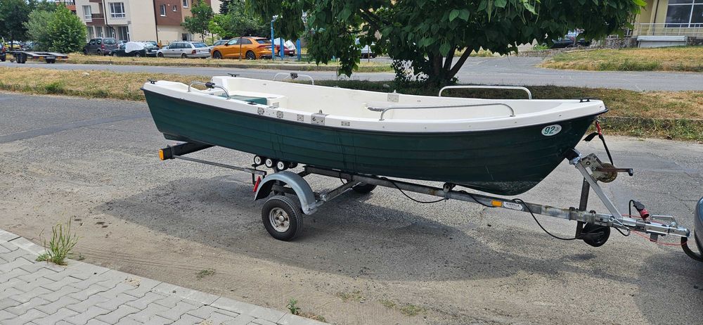 Продава се лодка Anka 4