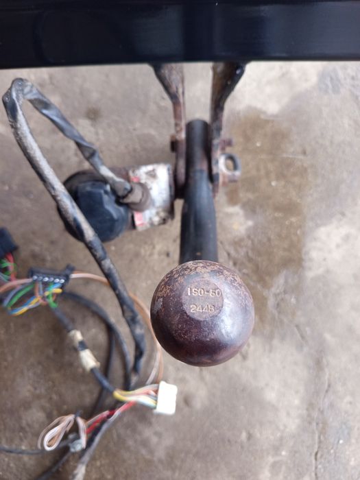 Теглич от Пасат Б5 комби