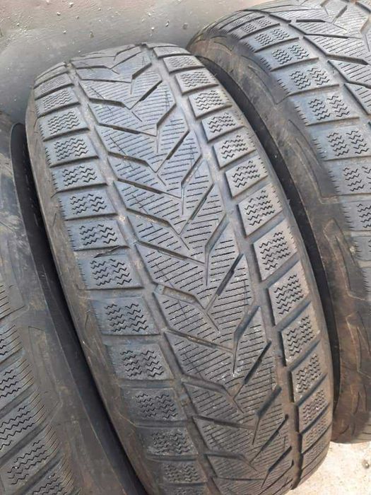 4 Броя 225/65/17 Vredestein 2бр - 6,8мм, 2бр - 5,6мм