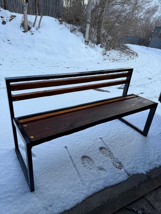 продам столик дерево-металл