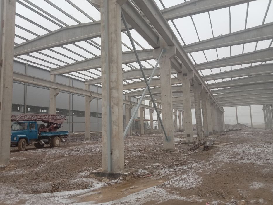 Металлоконструкции копаем траншея котлован бетонные работы. Сендвич