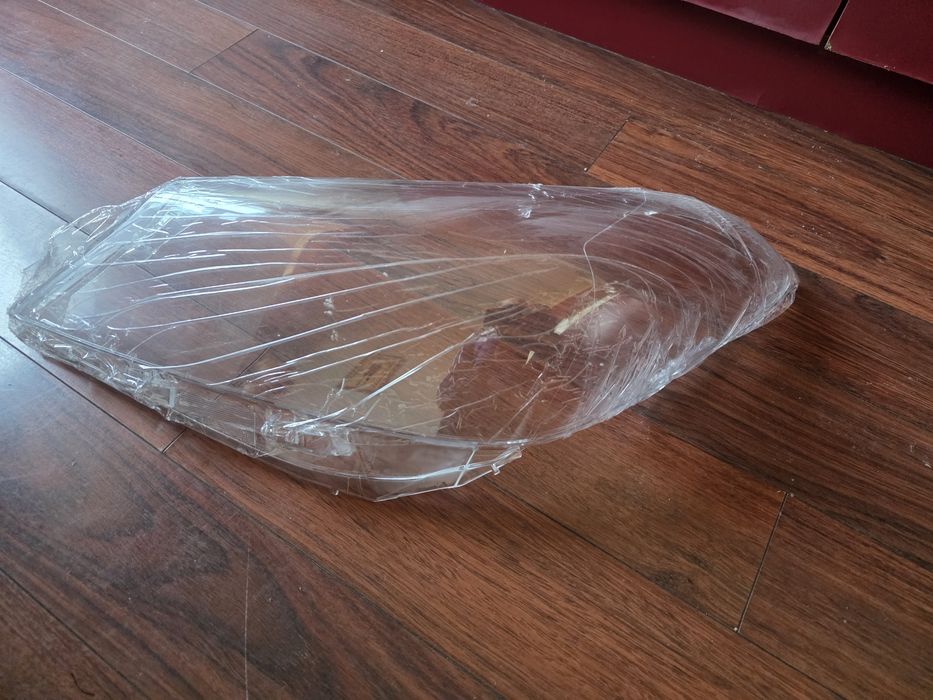 Toyota yaris 2014 стъкло за фар