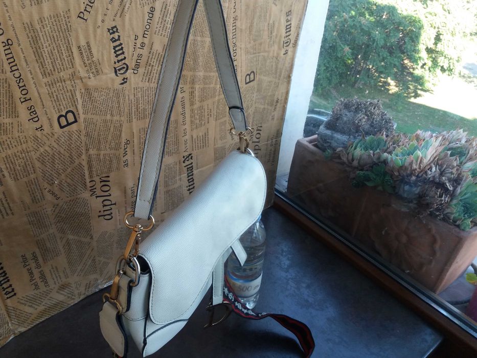 дамска чанта Christian D-малка бяла чанта