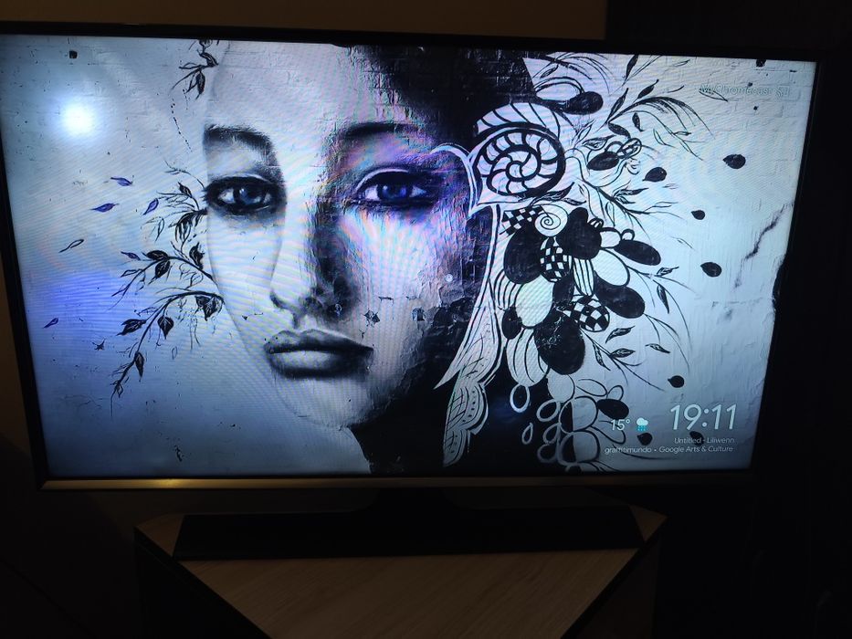 Телевизор Samsung 32" FullHD LED
