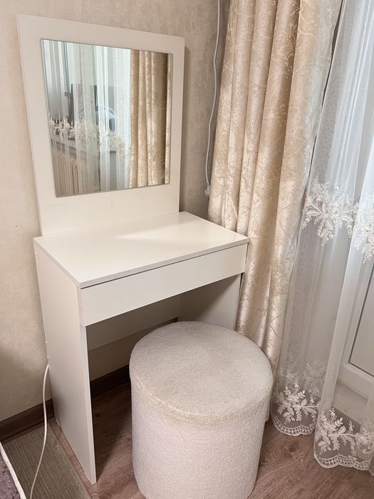 Туалетный столик