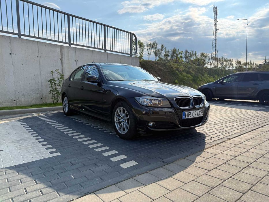 BMW Seria 3 2011 — imagine 2
