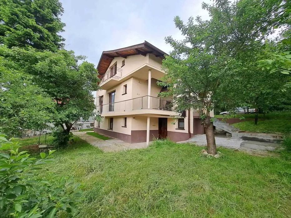 Продава се Къща в София, Горна баня - 240 кв.м за 1459 €/кв.м - Снимка #1