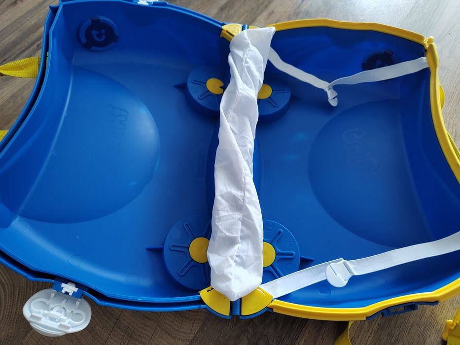 Valiza trunki Police