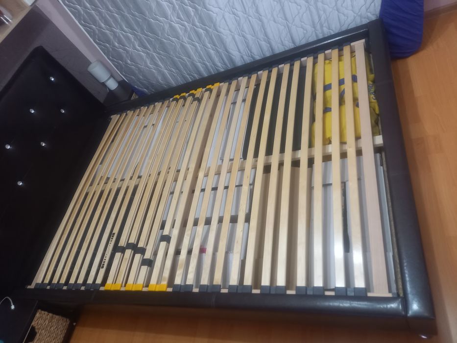 Продавам много запазена подматрачна рамка