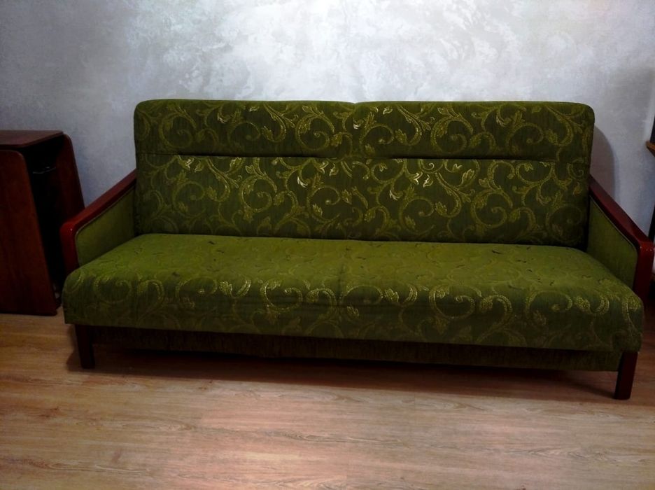 Срочно продам диван