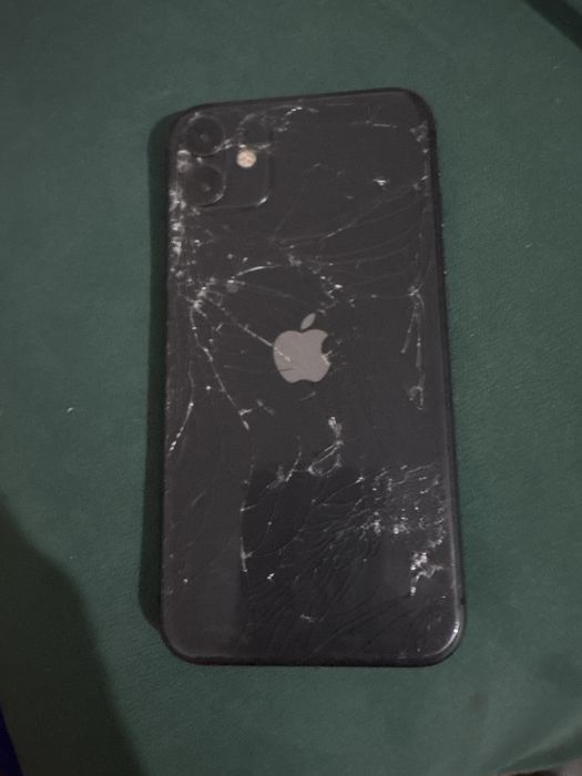 айфон 11 сатлады