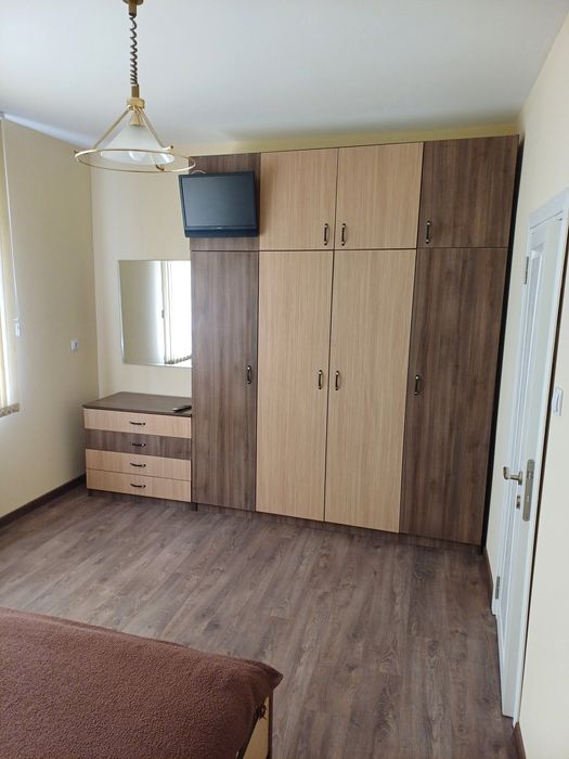 Дава се под наем Тристаен апартамент в Русе, Търговия на едро - 95 кв.м за 510 € - Снимка #4