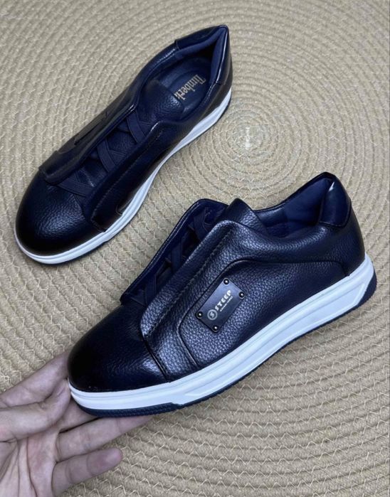 Новые кроссовки и мокасины