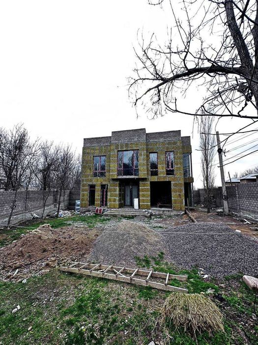 Dacha Oqtosh 7 sotix, 2 etaj, evro dom