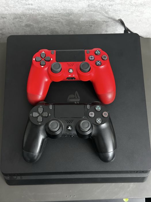 Срочно! Продам прошитую playstation 4 slim 1tb