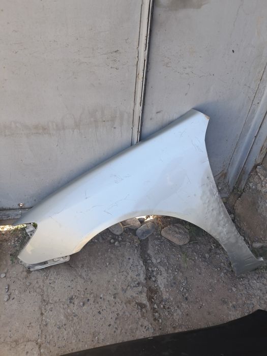 Продам крыло на тойота 30ка